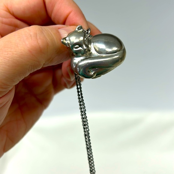 Vintage  Max Factor crème “ Aquarius Perfume “ Cat hinged holder/ necklace 22” - Picture 3 of 8